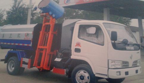 掛桶<a href=http://m.jeexue.cn/ljc target=_blank class=infotextkey>垃圾車</a>裝卸垃圾桶圖片