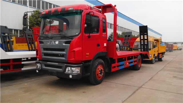 江淮亮劍平板運(yùn)輸車(chē)